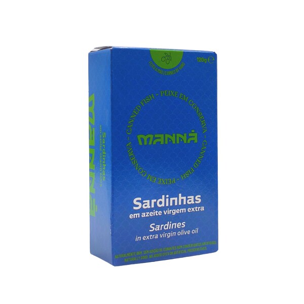 Foto de una lata de sardinas Manná en aceite de oliva virgen extra, con diseño de envase tradicional portugués y logotipo visible