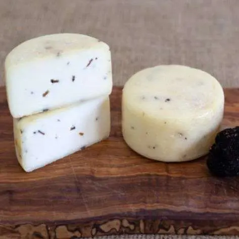 Queso semicurado de cabra con trufa (sólo recogida en tienda)